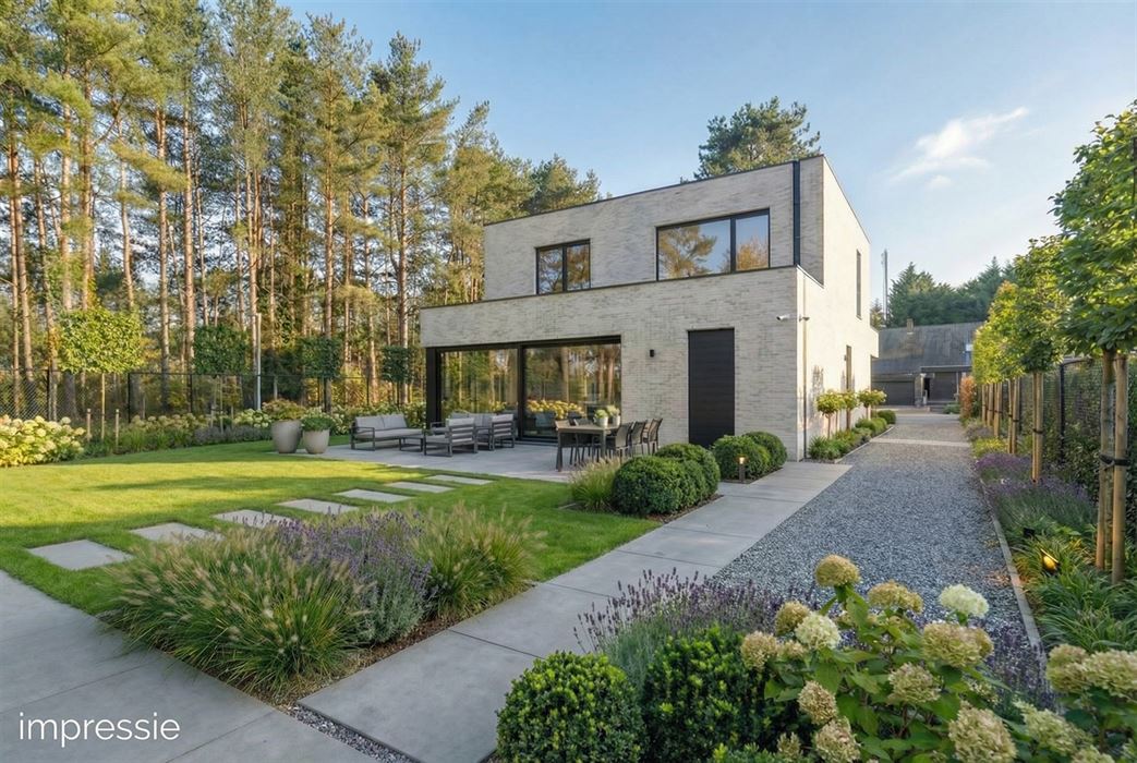 Stijlvolle en instapklare vrijstaande woning op een doodlopende straat