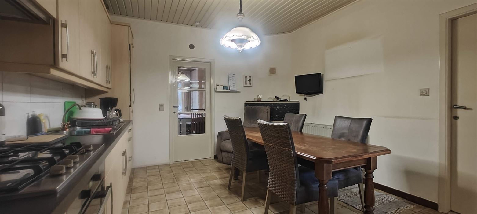 Te renoveren woning met 3 slaapkamers