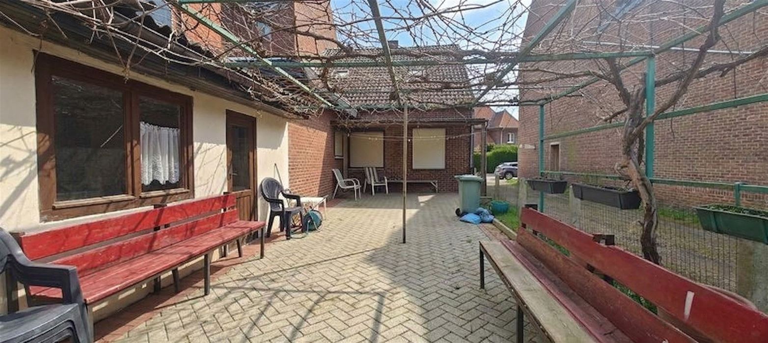 Te renoveren woning met 3 slaapkamers