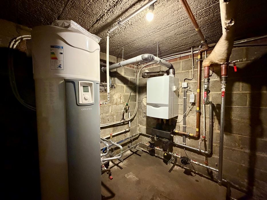 Ruim gelijkvloers appartement met 3 slaapkamers.