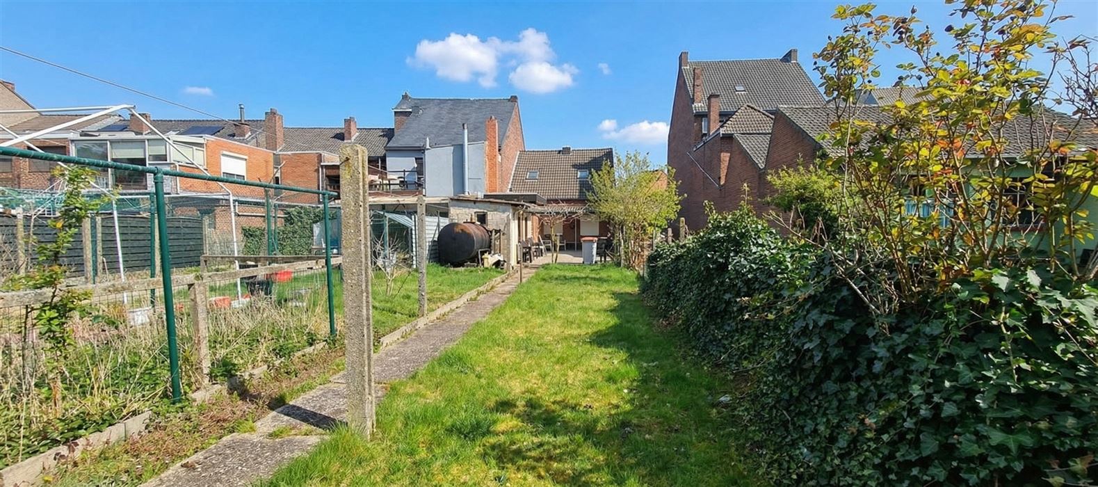 Te renoveren woning met 3 slaapkamers