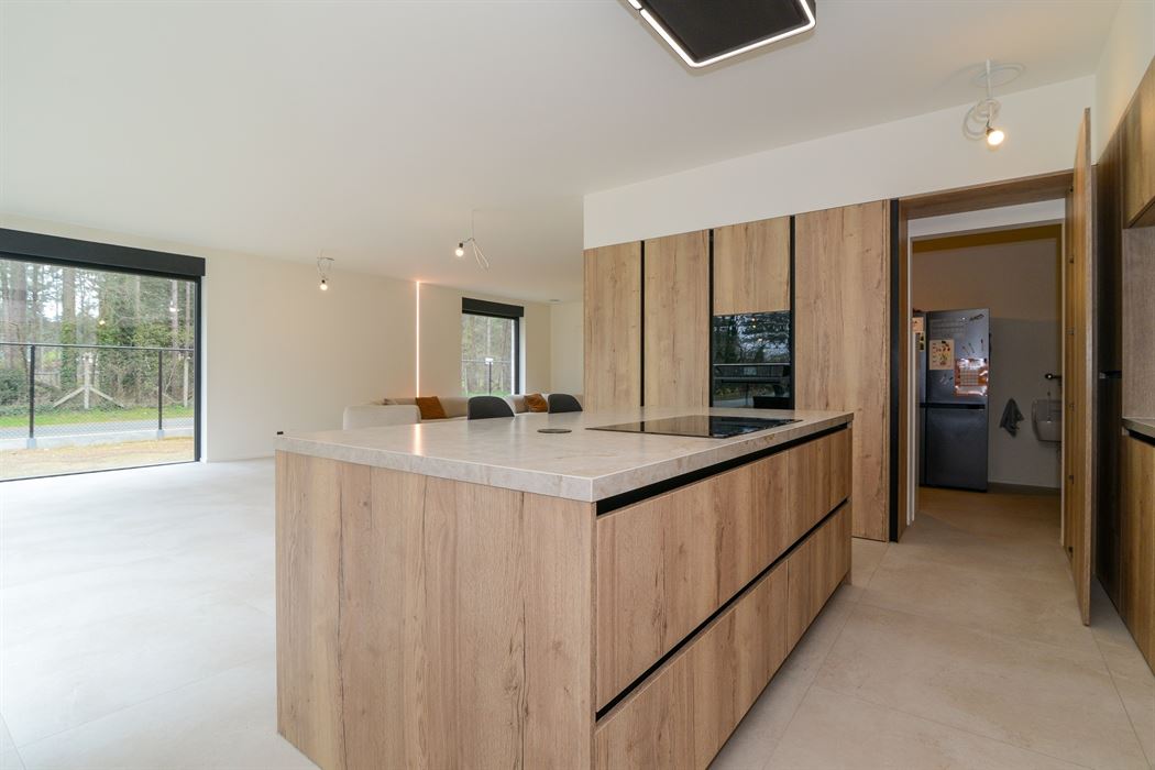 Stijlvolle en instapklare vrijstaande woning op een doodlopende straat