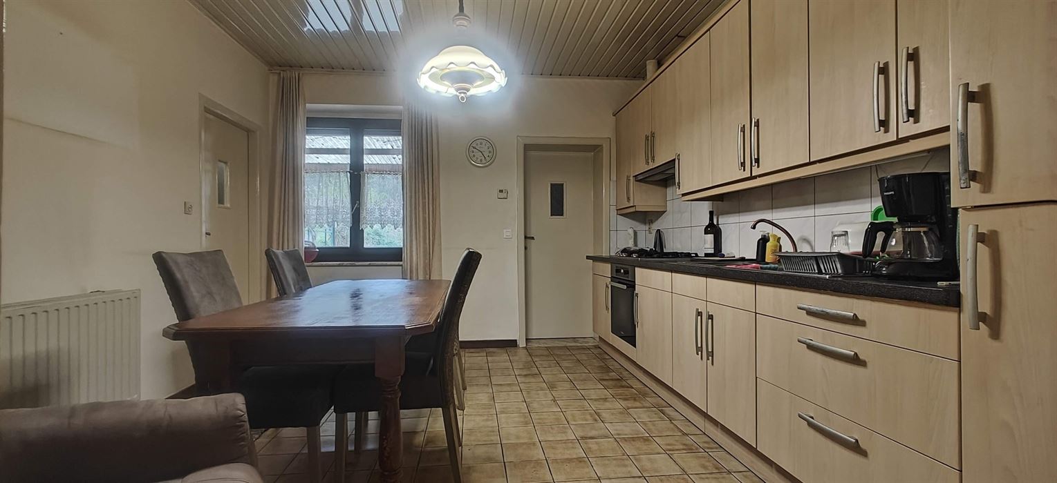 Te renoveren woning met 3 slaapkamers
