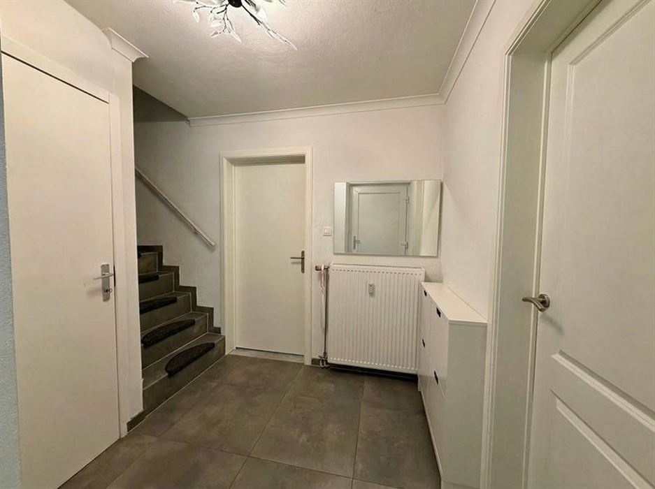 Ruim gelijkvloers appartement met 3 slaapkamers.