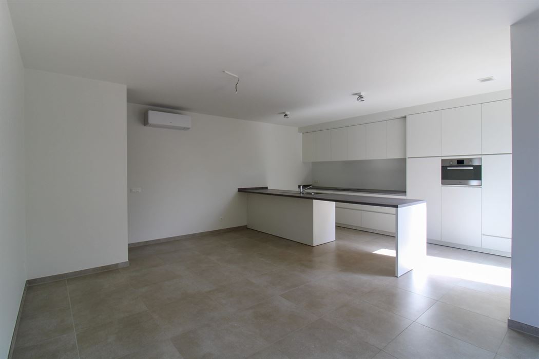Instapklare patiowoning met 3 slaapkamers en 2 autostaanplaatsen in het rustige Uikhoven/Maasmechelen!