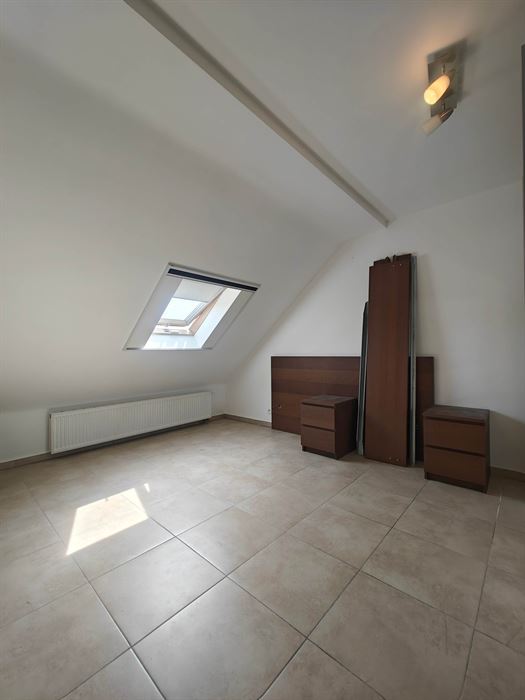 Duplex appartement voorzien van 2 slaapkamers en een aparte garage
