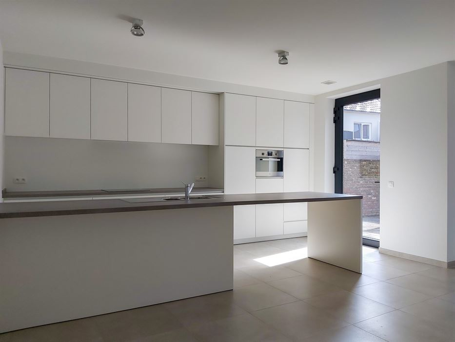 Instapklare patiowoning met 3 slaapkamers en 2 autostaanplaatsen in het rustige Uikhoven/Maasmechelen!