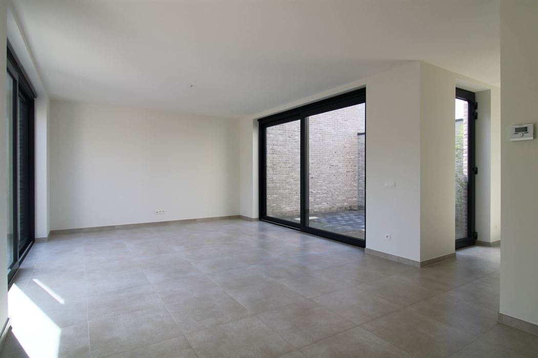 Instapklare patiowoning met 3 slaapkamers en 2 autostaanplaatsen in het rustige Uikhoven/Maasmechelen!