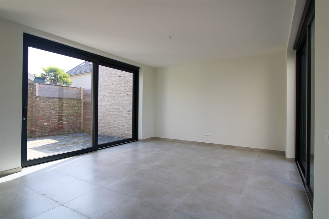 Instapklare patiowoning met 3 slaapkamers en 2 autostaanplaatsen in het rustige Uikhoven/Maasmechelen!
