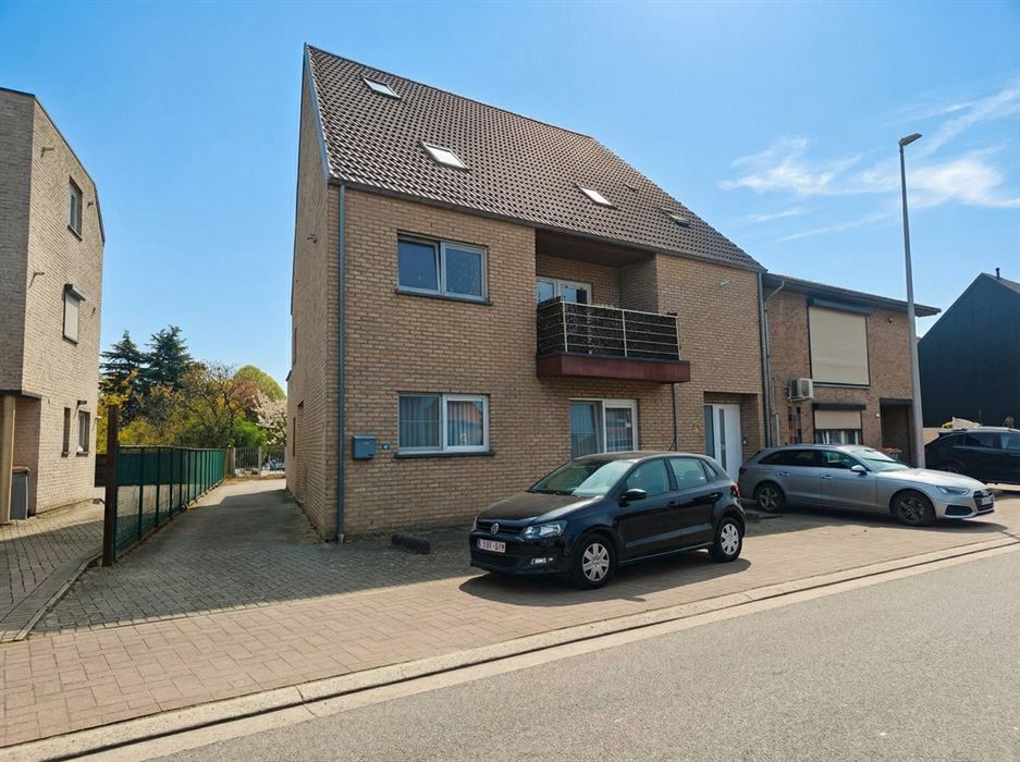 Duplex appartement voorzien van 2 slaapkamers en een aparte garage