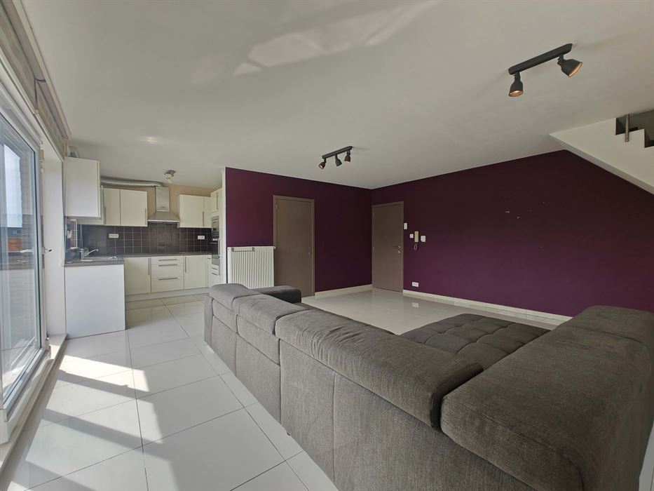 Duplex appartement voorzien van 2 slaapkamers en een aparte garage