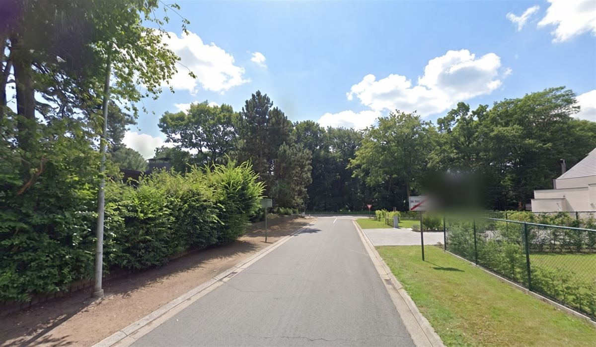 Grond voor open bebouwing op een perceel van 9are 65ca