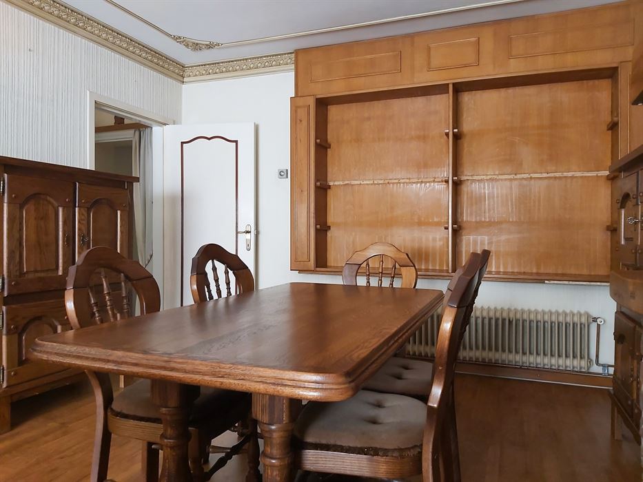 Te renoveren woning met 3 slaapkamers, garage en tuin in Maasmechelen!