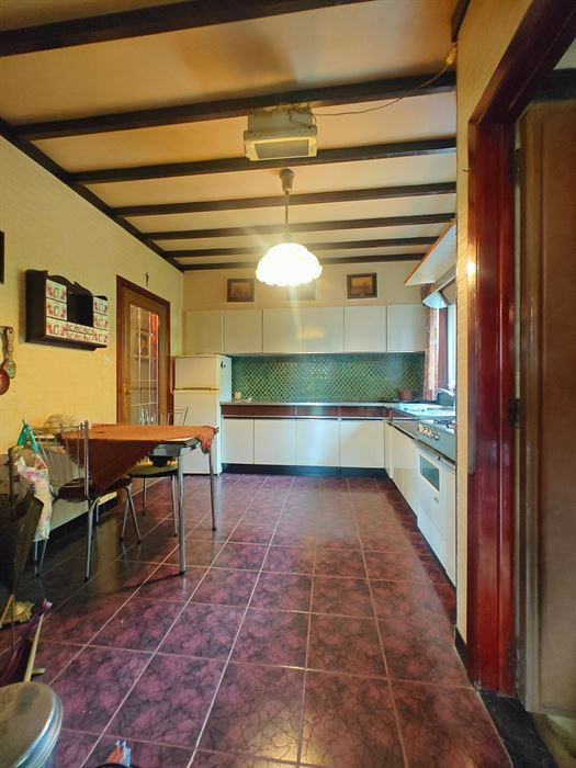 Te renoveren, vrijstaande woning in een gezellige woonwijk