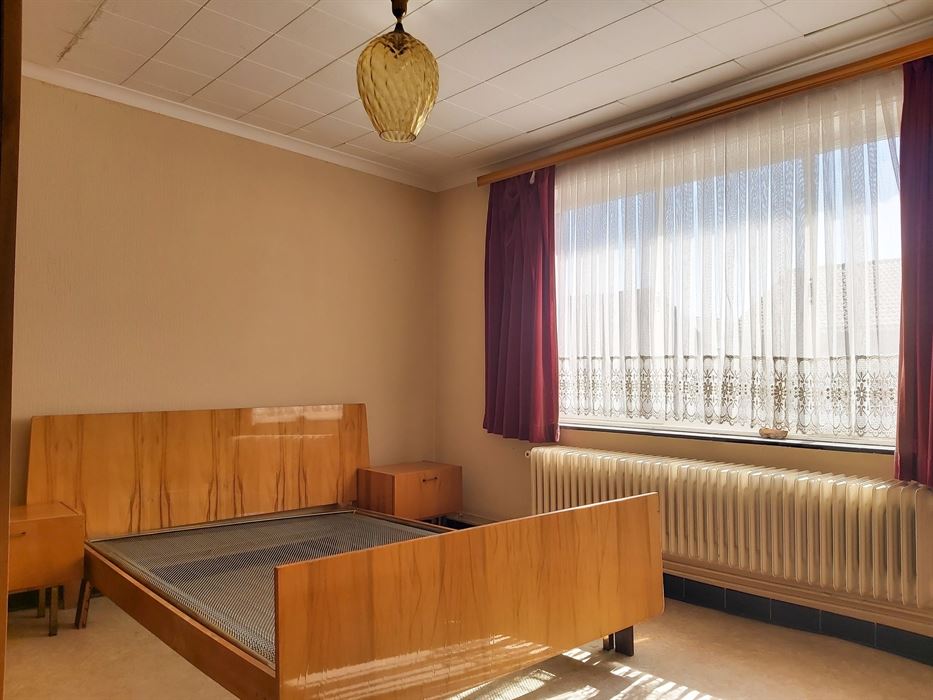 Te renoveren woning met 3 slaapkamers, garage en tuin in Maasmechelen!