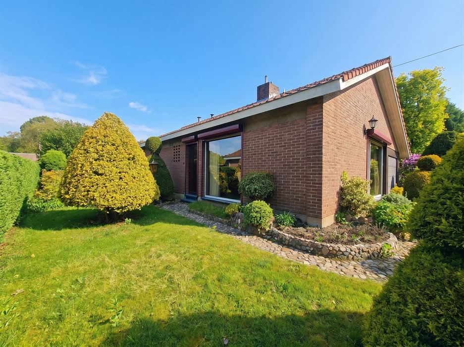 Te renoveren, vrijstaande woning in een gezellige woonwijk