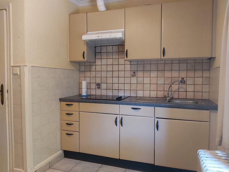 Te renoveren woning met 3 slaapkamers, garage en tuin in Maasmechelen!
