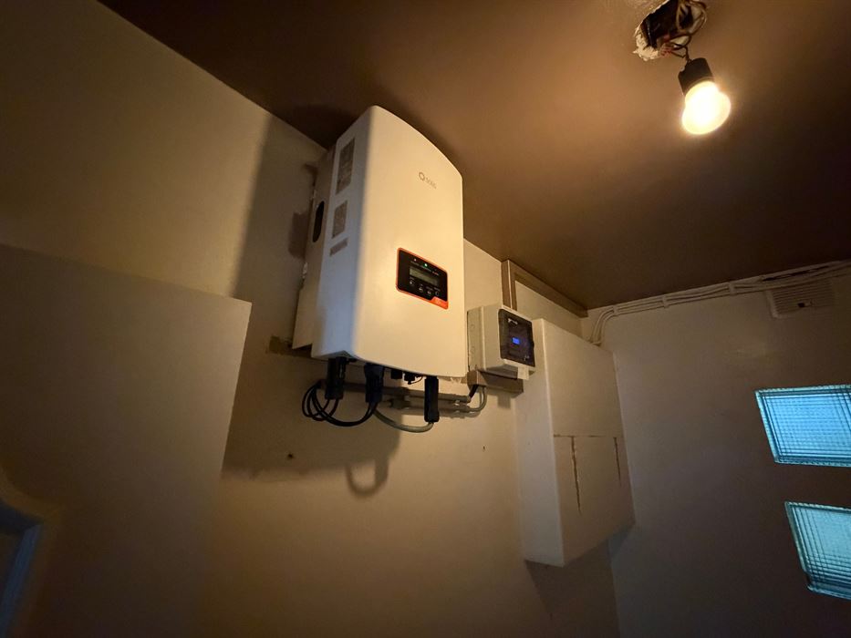 Vrijstaande woning op 25 are met uitzonderlijk renovatiepotentieel in het groen.