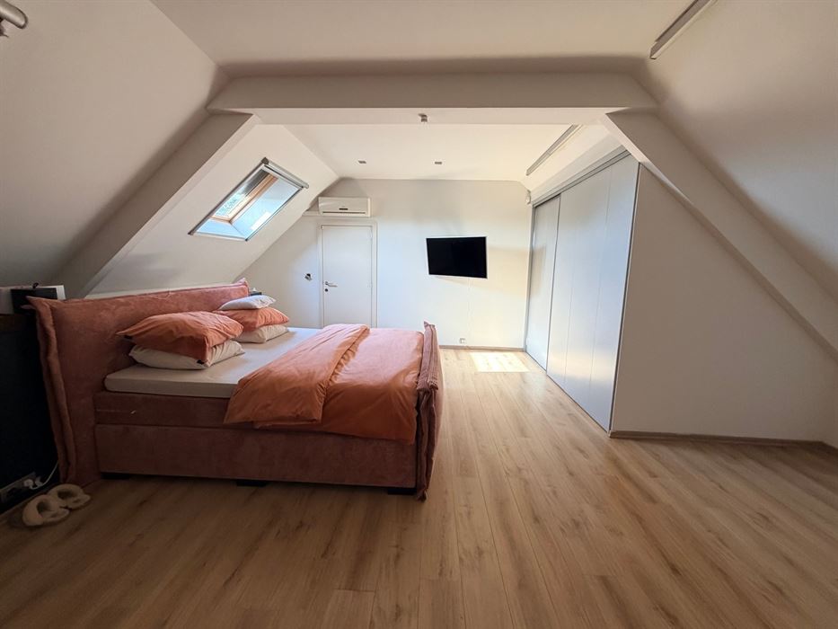 Winkelruimte + duplex appartement