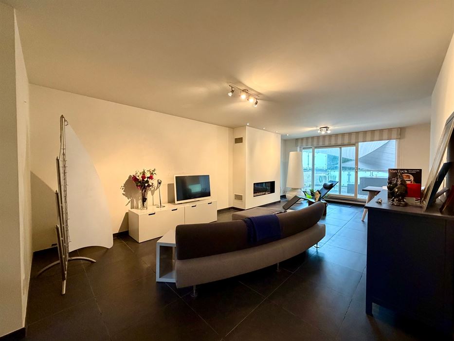 Ruim wonen op een toplocatie in Lanklaar met alle comfort, 2 terrassen en garagebox inbegrepen.