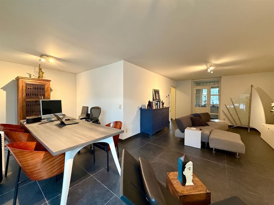 Ruim wonen op een toplocatie in Lanklaar met alle comfort, 2 terrassen en garagebox inbegrepen.
