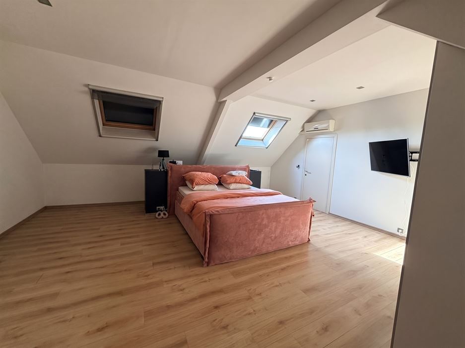 Winkelruimte + duplex appartement