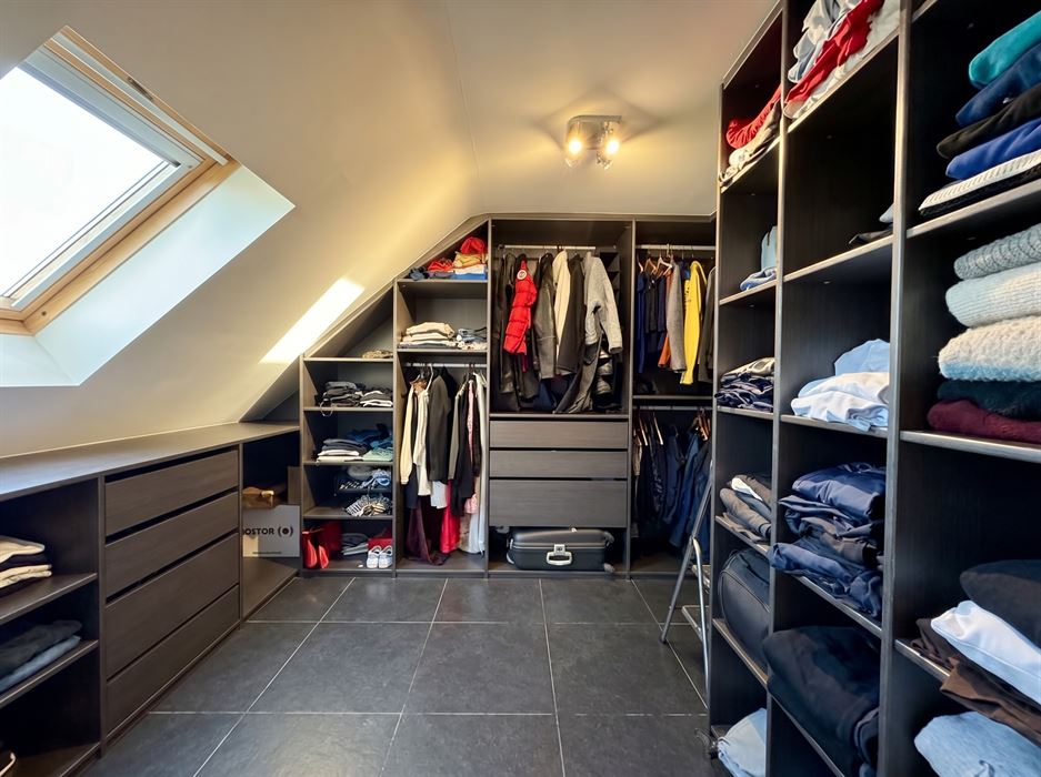 Ruim wonen op een toplocatie in Lanklaar met alle comfort, 2 terrassen en garagebox inbegrepen.