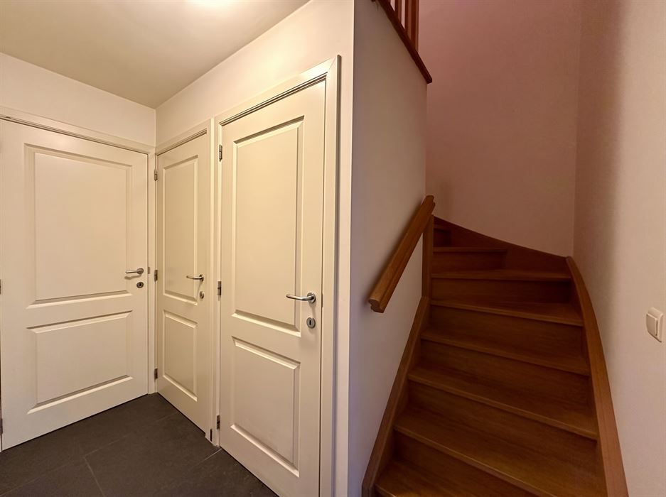 Ruim wonen op een toplocatie in Lanklaar met alle comfort, 2 terrassen en garagebox inbegrepen.