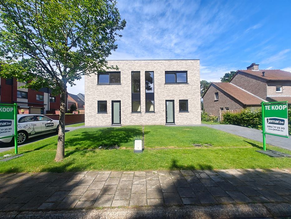 Instapklare nieuwbouwwoning met 3 slaapkamers in een rustige, kindvriendelijke buurt van Maasmechelen.
