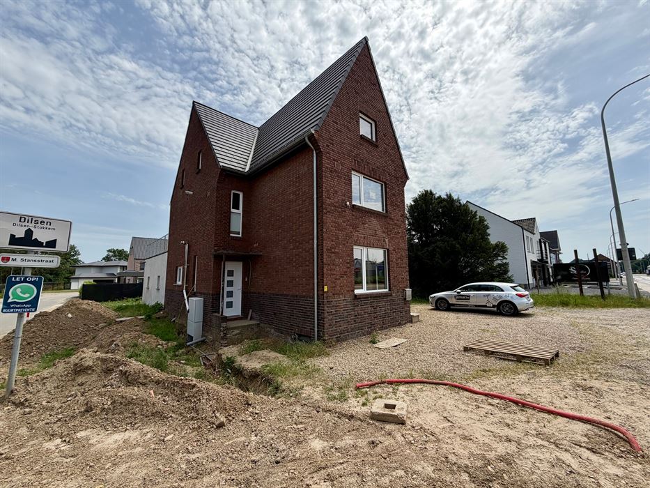 Volledig vernieuwd en instapklaar gelijkvloers appartement met 2 slaapkamers.