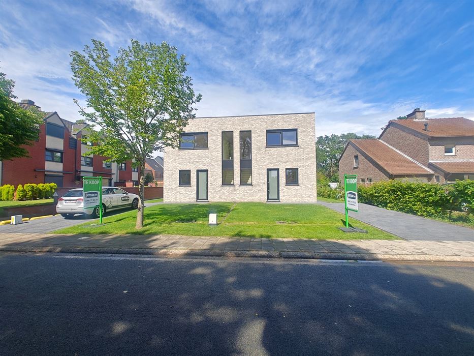 Instapklare nieuwbouwwoning met 3 slaapkamers in een rustige, kindvriendelijke buurt van Maasmechelen.
