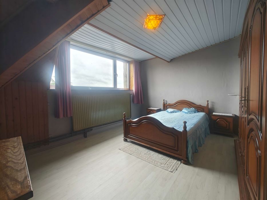 Te renoveren mijnwerkerswoning met 4 slaapkamers en extra kangoeroegedeelte