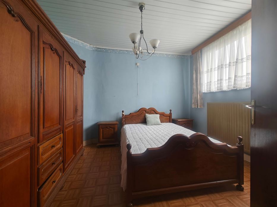 Te renoveren mijnwerkerswoning met 4 slaapkamers en extra kangoeroegedeelte