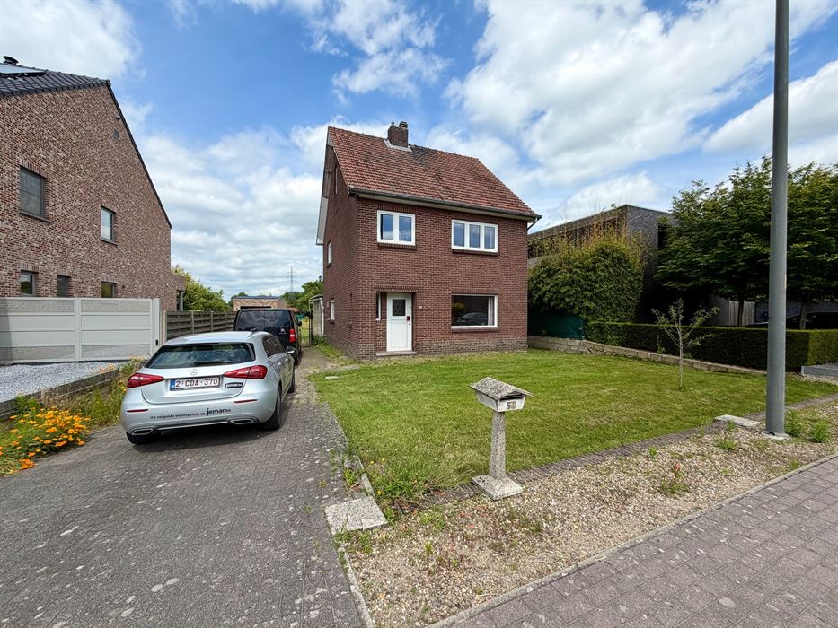 Renovatieproject met enorm potentieel op een ruim perceel van 9a85ca.