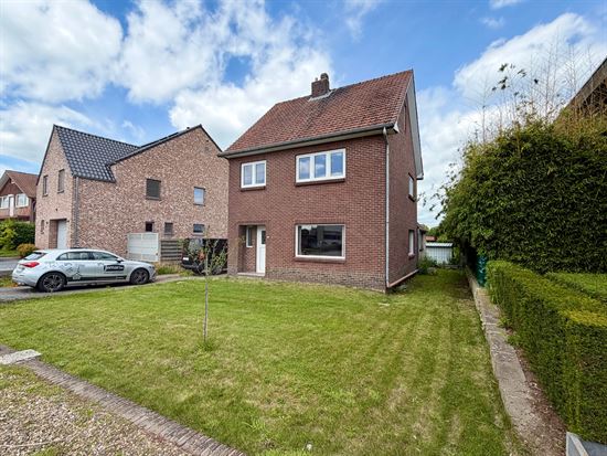 Renovatieproject met enorm potentieel op een ruim perceel van 9a85ca.