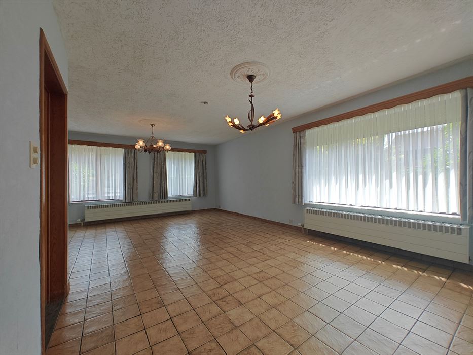 Vrijstaande woning met inpandige garage