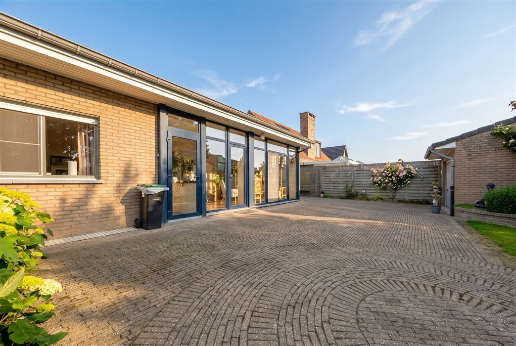 Vrijstaande woning op een perceel van 9a 23ca in Val-Meer