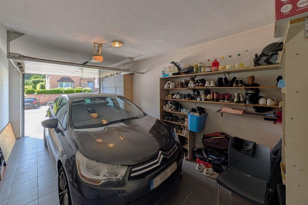 Instapklare halfopen woning met 3 slaapkamers en zwembad te Bilzen