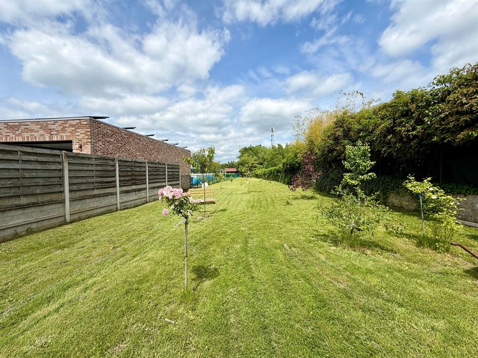 Renovatieproject met enorm potentieel op een ruim perceel van 9a85ca.