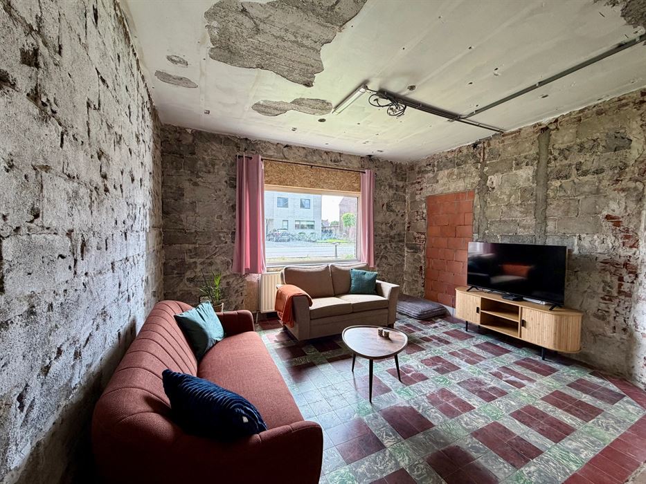 Renovatieproject met enorm potentieel op een ruim perceel van 9a85ca.