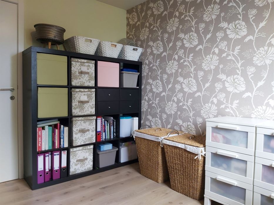 Instapklaar duplexappartement met inpandige garage, zuidgericht terras en 2 slaapkamers op mooie locatie in Maasmechelen!
