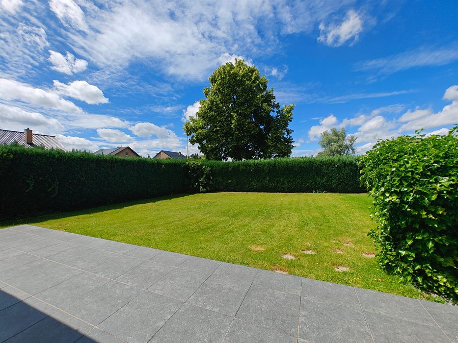 Vrijstaande woning met inpandige garage