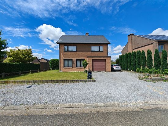 Vrijstaande woning met inpandige garage