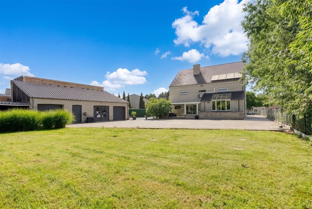 Instapklare villa met zwembad. Landelijke ligging in Leut.
