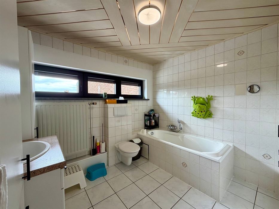 Ruime gezinswoning met 4 slaapkamers!