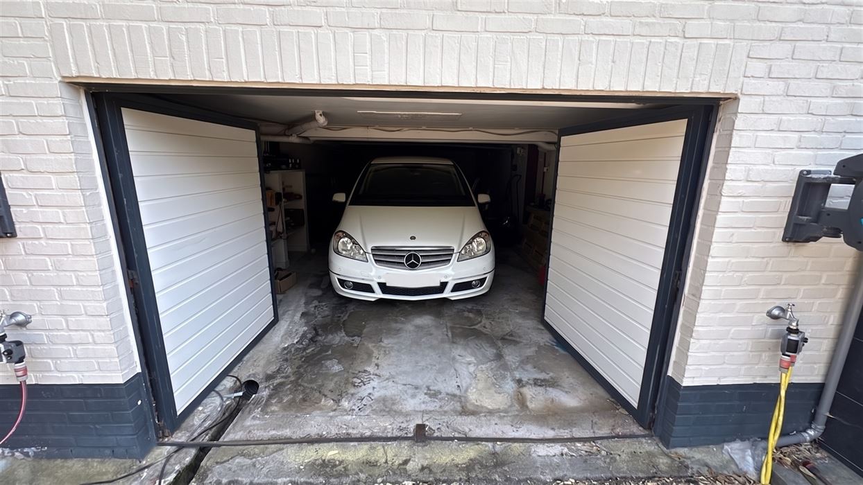 Vrijstaande gelijkvloerse woning op een perceel van 18a30ca.