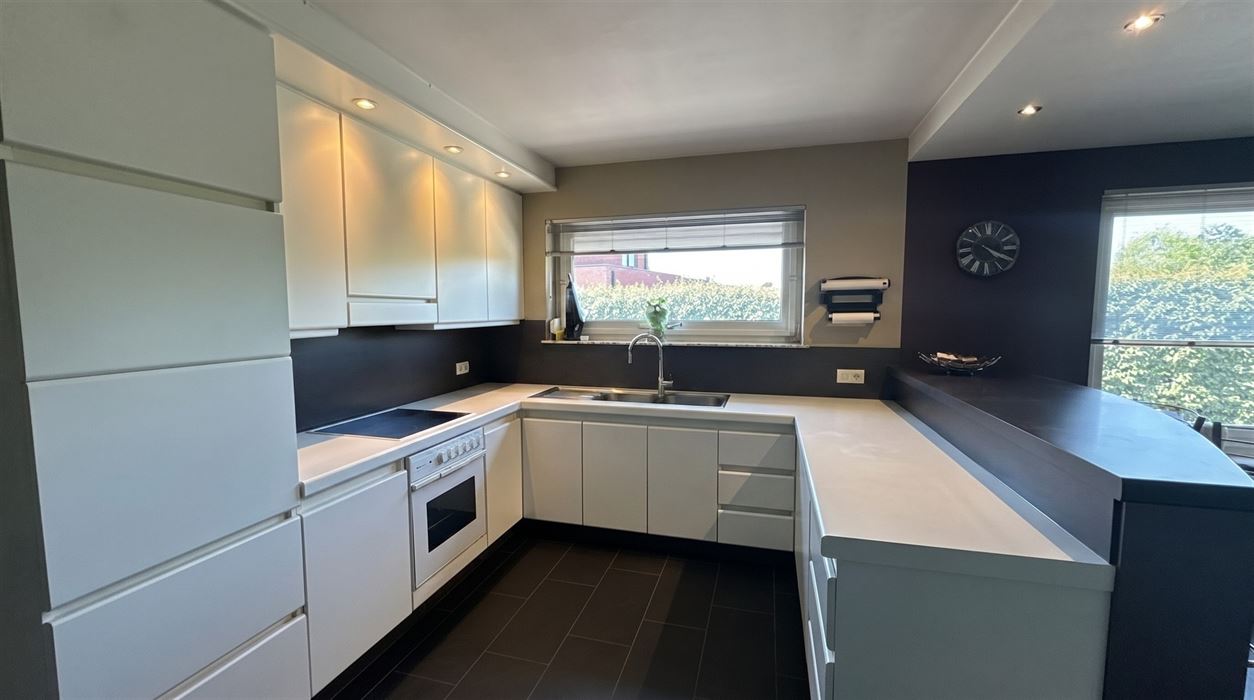 Vrijstaande gelijkvloerse woning op een perceel van 18a30ca.