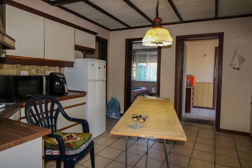 Te renoveren woning of interessante ontwikkelingsgrond in Opgrimbie!