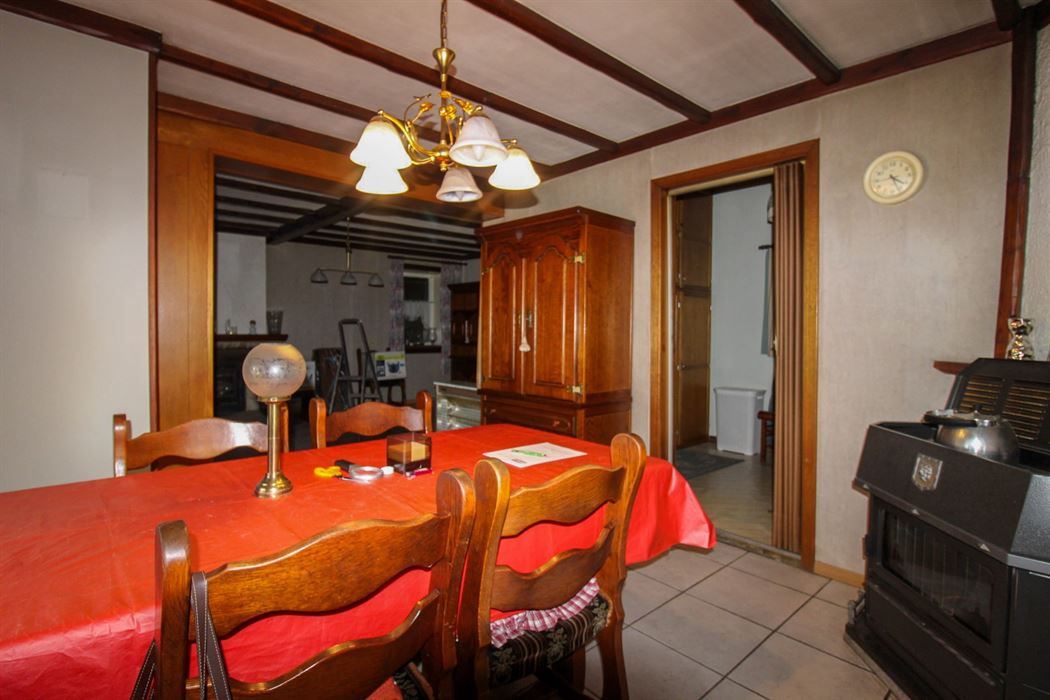 Te renoveren woning of interessante ontwikkelingsgrond in Opgrimbie!