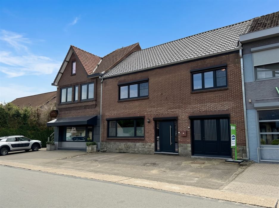 Ruime gezinswoning met 4 slaapkamers!